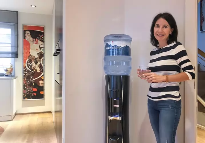 Manuela-Tanzer-Rezension-Wasserspender-Privat